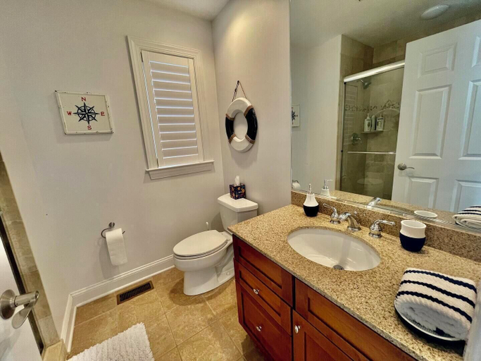 Bathroom 3, Blacstone Avenue 38285, Sussex