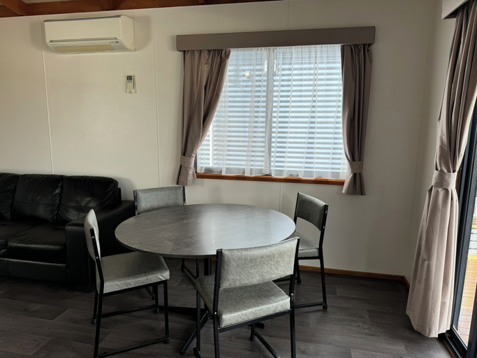 Others 4, St Arnaud Caravan Park, N. Grampians - St Arnaud