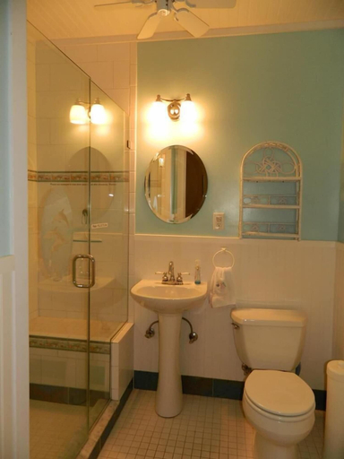 Bathroom 3, Pennsylvania Avenue 14, Sussex