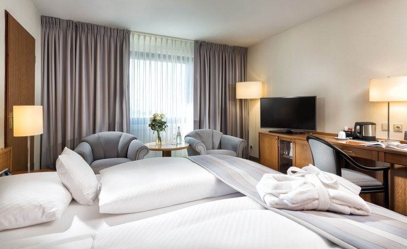 Bedroom 2, Maritim Airport Hotel Hannover, Region Hannover