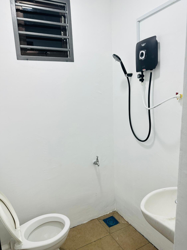 Bathroom, ZZZ bilik sewa skudai near sutera mall, Johor Bahru