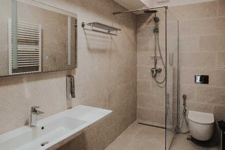 Bathroom 11