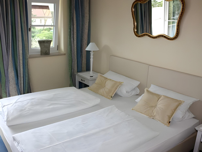 Bedroom 12