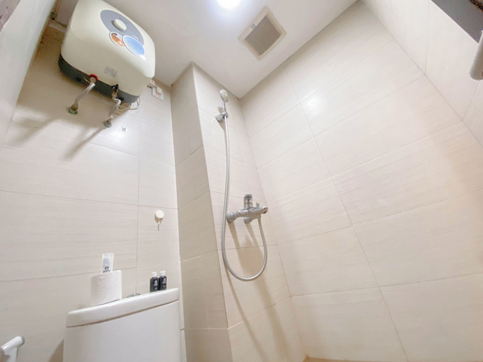 Bathroom 4, The Modern Classic 2Br With Scenic View At Gateway Pasteur Apartment, Bandung