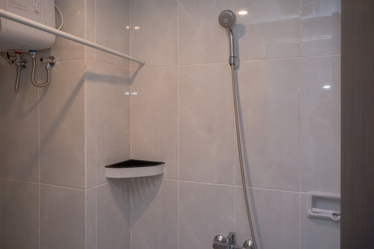 Bathroom 3, Cozy And Warm Studio At Serpong Garden Apartment, Tangerang