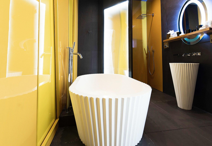 Bathroom 4, Malmaison Hotel Leeds, Leeds