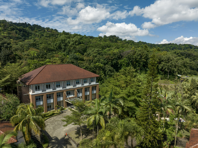 Exterior 6