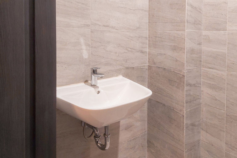 Bathroom 5, Highest Value Studio Room At Collins Boulevard Apartment, Tangerang