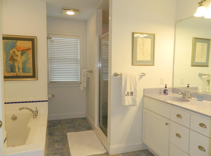 Bathroom, Houston Street 11, Sussex