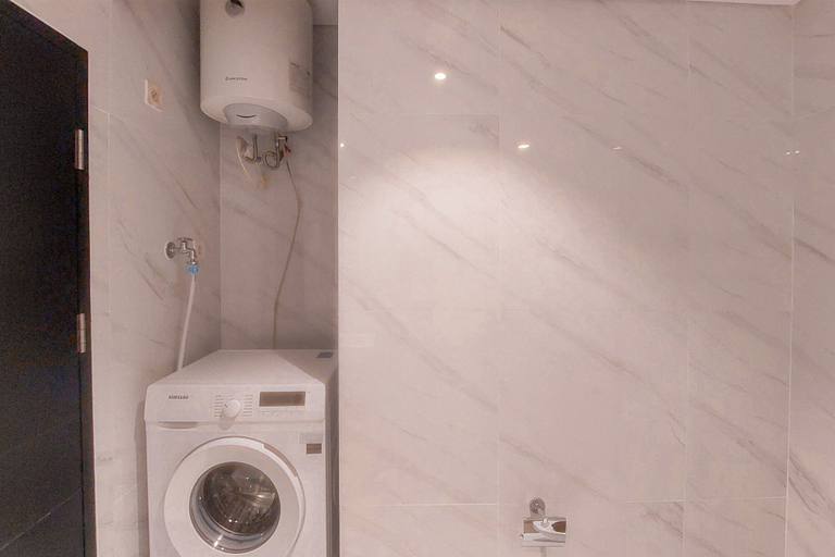 Bathroom 4, Elegant 1Br Apartment At Branz Bsd City, Tangerang Selatan