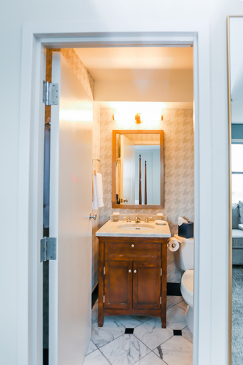 Bathroom 5, The Dunhill Hotel, Mecklenburg