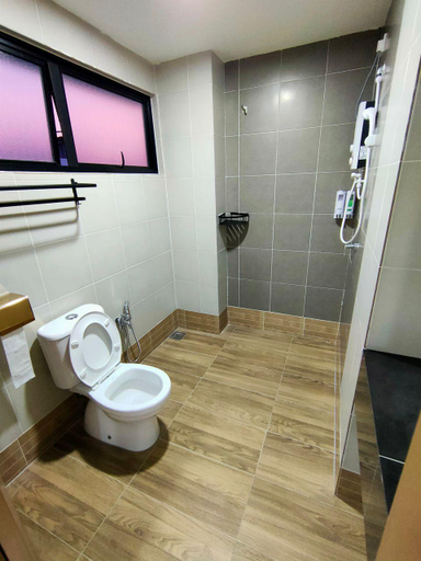 Bathroom 3, 45 Pangkor Homestay @ 88 Resort Villa, Manjung