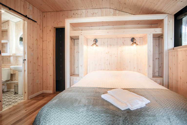 Bedroom 2, Paviland - Safari Glamping Tent - Llangennith, Swansea
