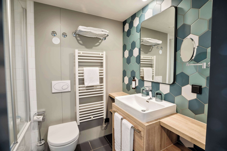 Bathroom 5, Spark by Hilton Vienna Messe Prater, Wien