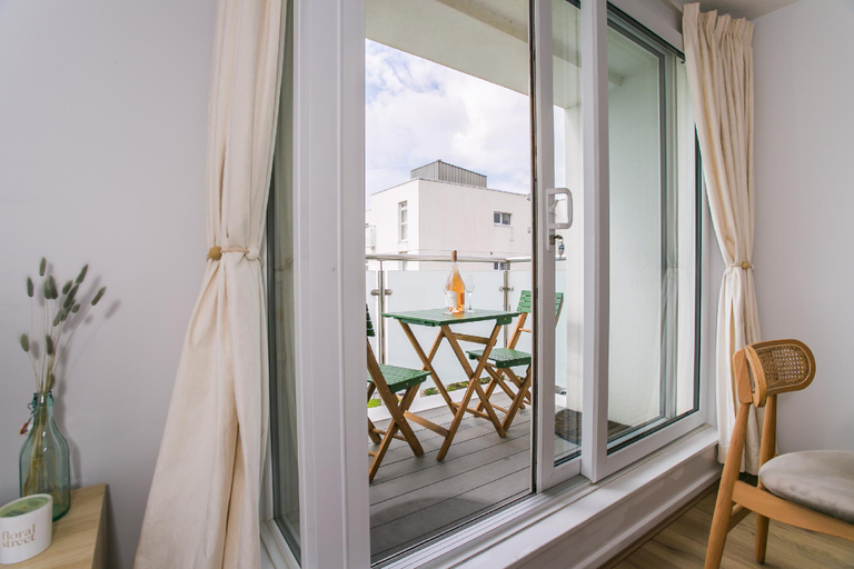 Others 2, Blissview - Beach front apartment in East Wittering Village, West Sussex