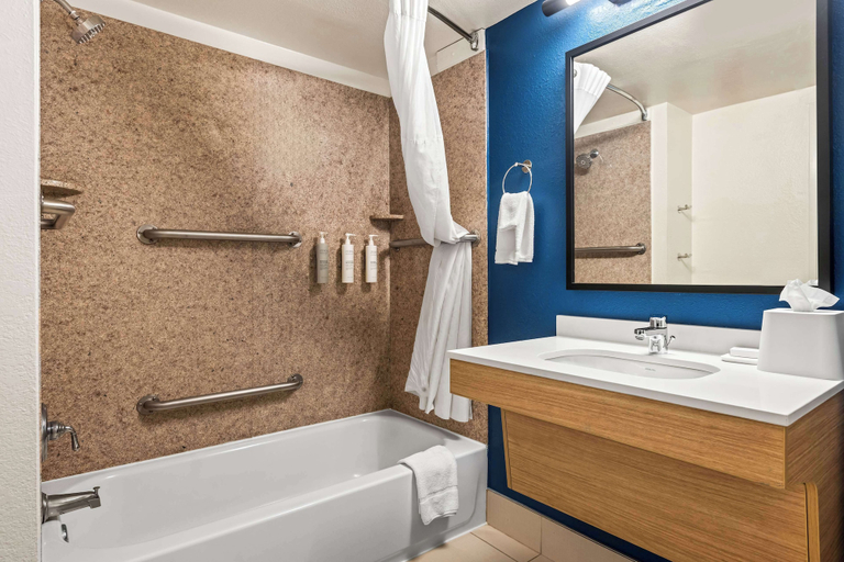 Bathroom 5, Spark by Hilton Port Wentworth Savannah, Chatham