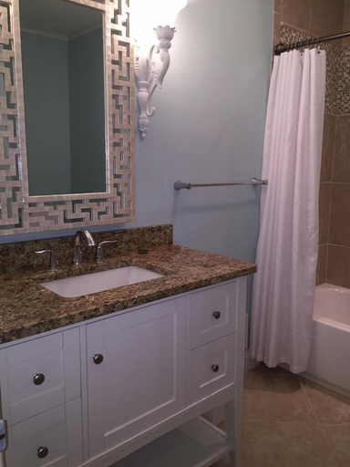 Bathroom, Stockley Street 309, Sussex
