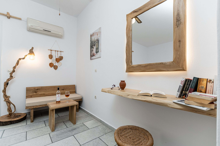 Bathroom 5, Studios Vrettos Beachfront Hotel, South Aegean