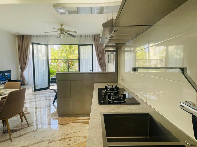 Dining Room 27