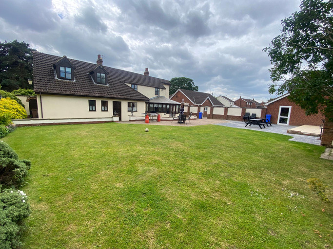Others 5, Bellvue Party House, East Riding of Yorkshire