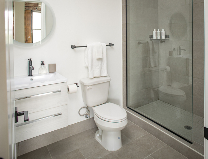 Bathroom 4, The Rambler, Shelby
