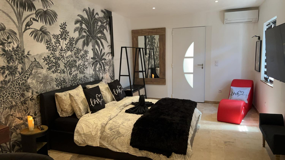Others 3, LOVE ROOM Les 5 sens et La Sauvageonne, Var