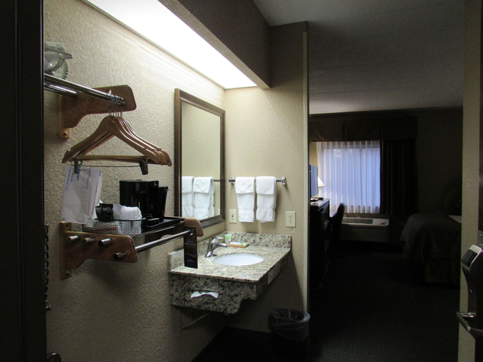 Bathroom 7