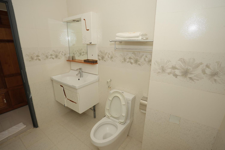 Bathroom, Phong Nha Jasmine Hostel & Roof Top Bar, Bố Trạch