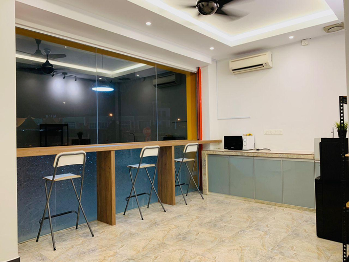 Others 3, 1 Orange Hotel Enstek , Seremban