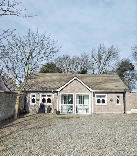 Exterior & Views, The Curragh Studio