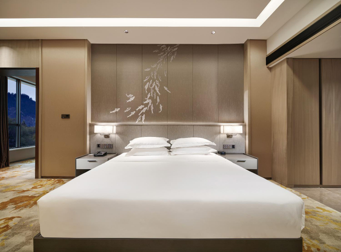 Bedroom 3, Jinyun Jingjiang International Hotel, Lishui