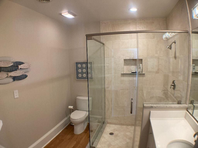 Bathroom 4, Hall Avenue 33, Sussex