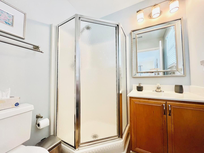 Bathroom 3, Simonton Court 20256, Sussex