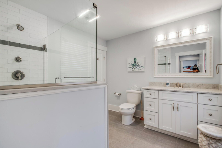 Bathroom 3, Maryland Avenue 19, Sussex