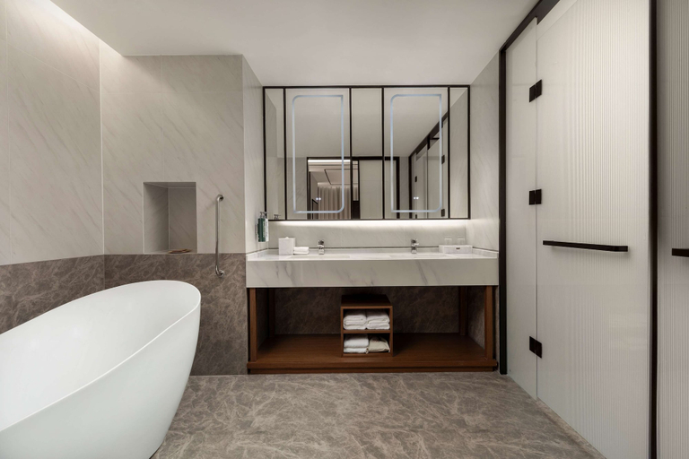 Bathroom 4, Hilton Garden Inn Xingyi Wanfenglin, Qianxinan Buyei and Miao