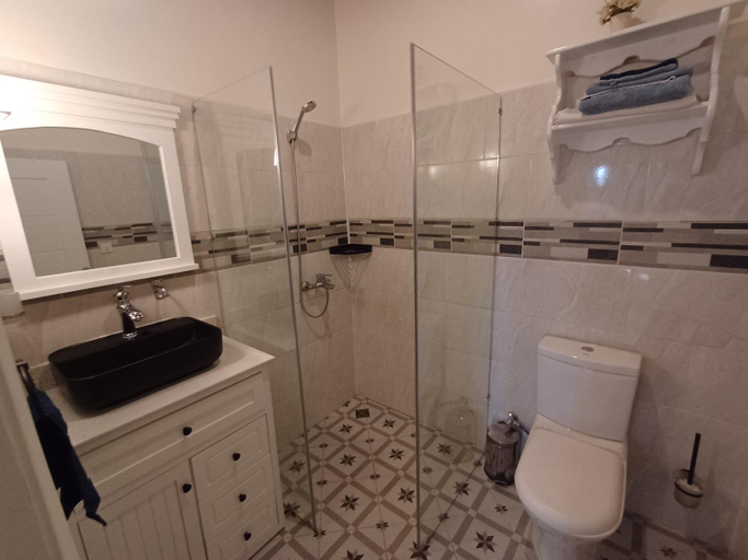 Bathroom 3, Two Sunbirds Rental, Gasabo