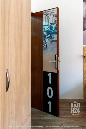 Others 5, B&B h24 BY i2 Monelli, Avellino