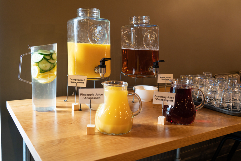 Food & Drinks