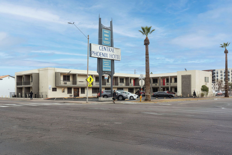 Exterior & Views 1, Central Phoenix Hotel, Maricopa