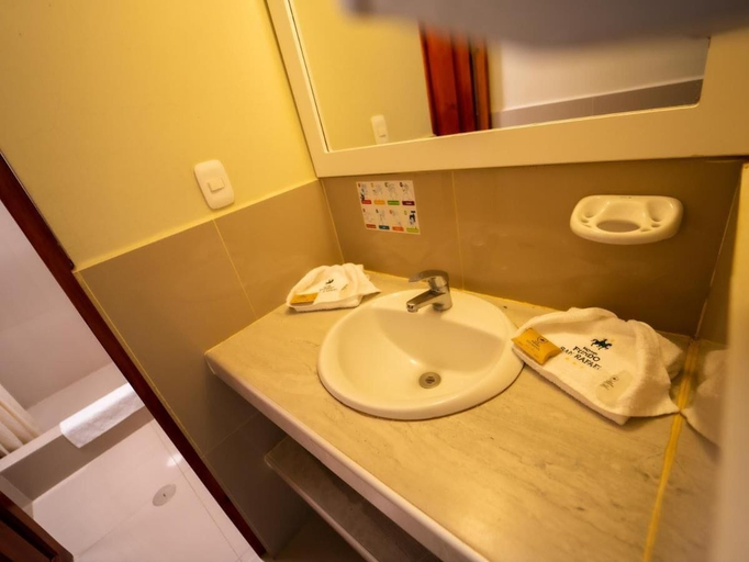 Bathroom 4, Hotel Fundo San Rafael, Nazca