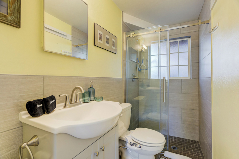 Bathroom 3, Colors of Colorado, El Paso