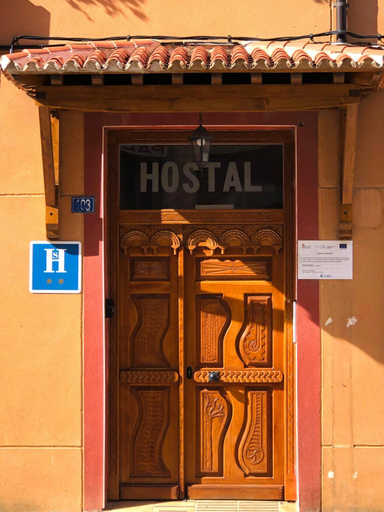 Others 5, Hostal San Juan, León