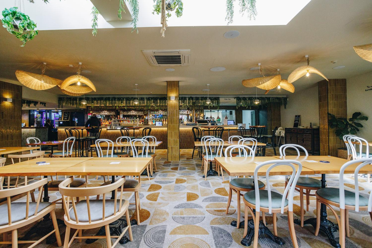Food & Drinks 5, The Lakes Hotel, Wyong - South and West