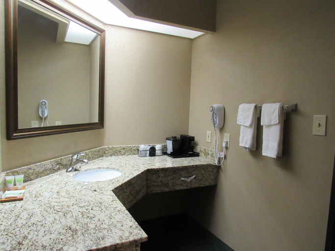 Bathroom 27
