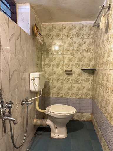 Bathroom 3, Molly's Hostel, Thiruvananthapuram