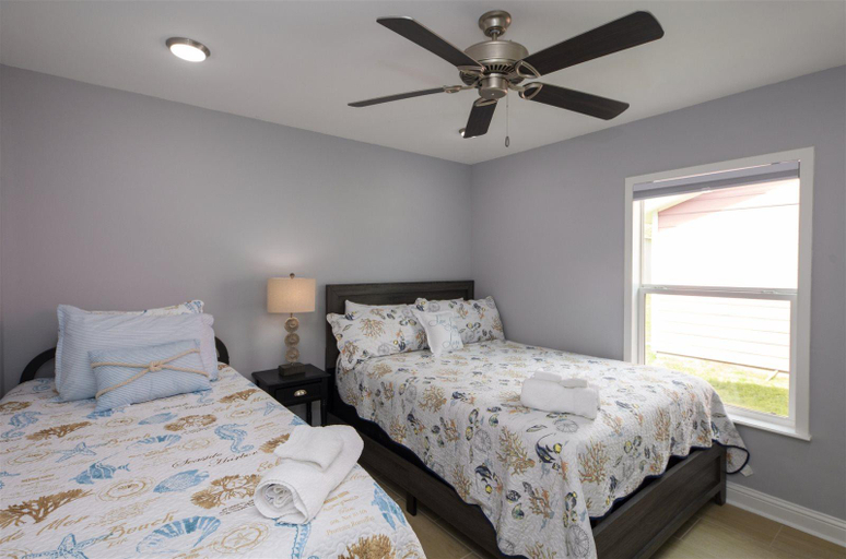 Bedroom 2, Mallard, Aransas