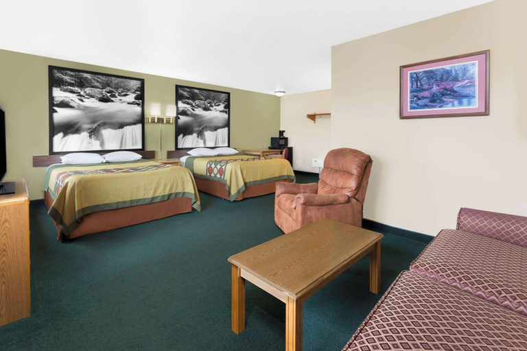 Bedroom 3, Super 8 by Wyndham Antigo, Langlade
