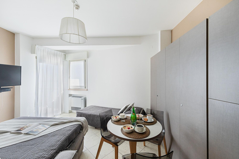 Room 4, Residenza Miralago With Pool - Studio Apartment With Lake View, Brescia