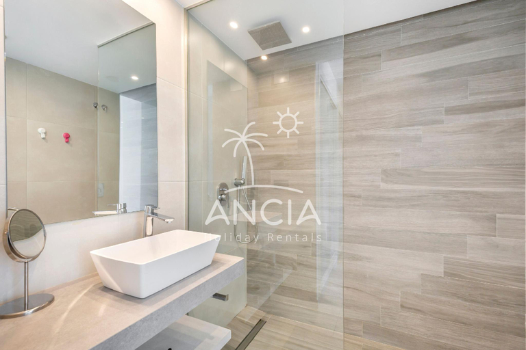 Bathroom 5, Casa Juan in Guardamar, Alicante