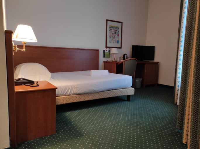 Bedroom 8